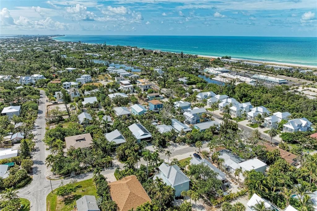 На продажу: $999,000 (2 спален, 2 ванн, 1673 Квадратных фут)