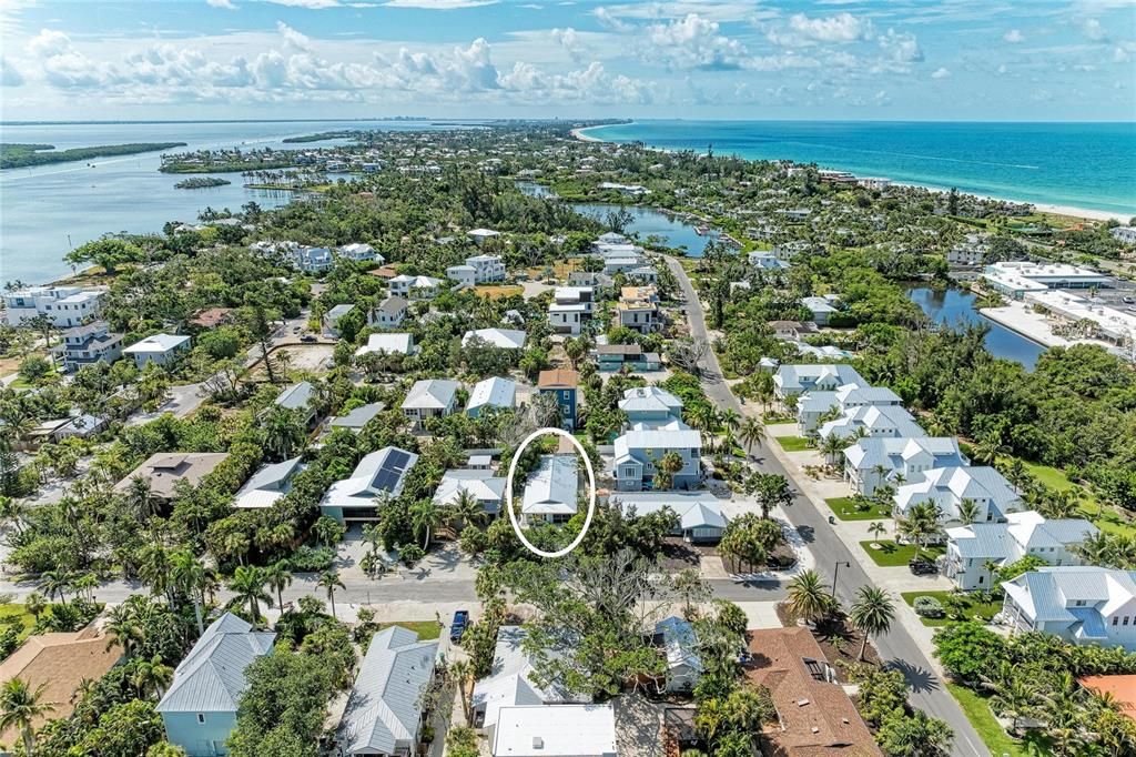 На продажу: $999,000 (2 спален, 2 ванн, 1673 Квадратных фут)