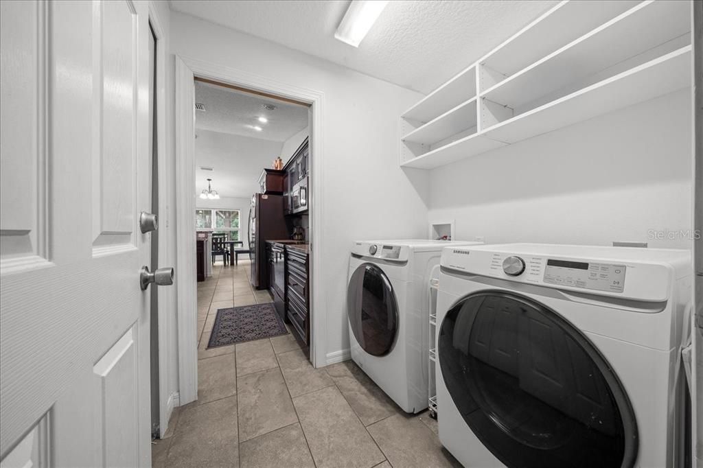 En Venta: $384,900 (3 camas, 2 baños, 1670 Pies cuadrados)