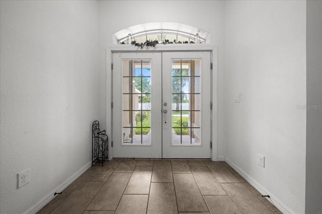 En Venta: $384,900 (3 camas, 2 baños, 1670 Pies cuadrados)