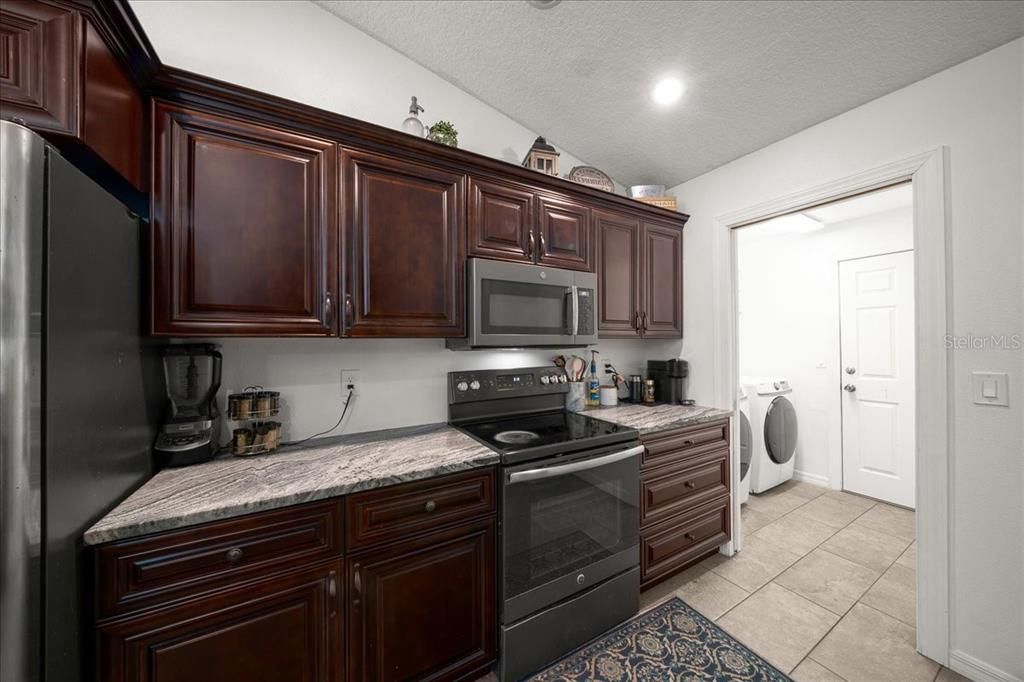 En Venta: $384,900 (3 camas, 2 baños, 1670 Pies cuadrados)