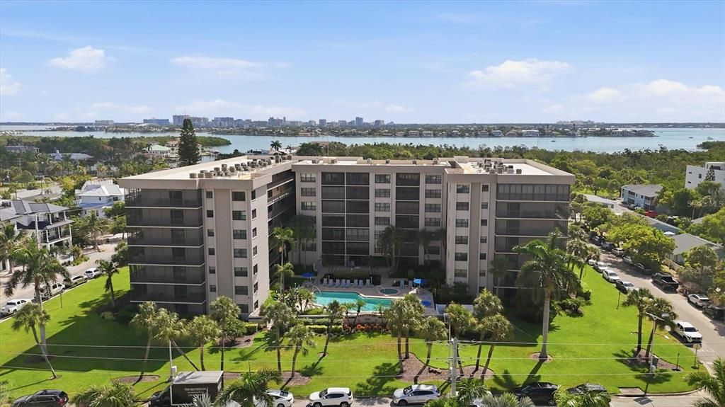 En Venta: $685,000 (2 camas, 2 baños, 1367 Pies cuadrados)