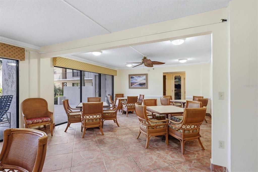 En Venta: $685,000 (2 camas, 2 baños, 1367 Pies cuadrados)