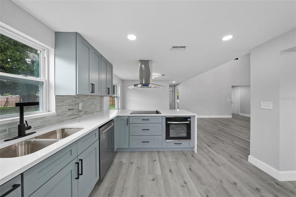 Activo con contrato: $459,000 (3 camas, 2 baños, 1612 Pies cuadrados)