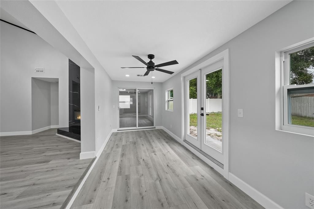Activo con contrato: $459,000 (3 camas, 2 baños, 1612 Pies cuadrados)