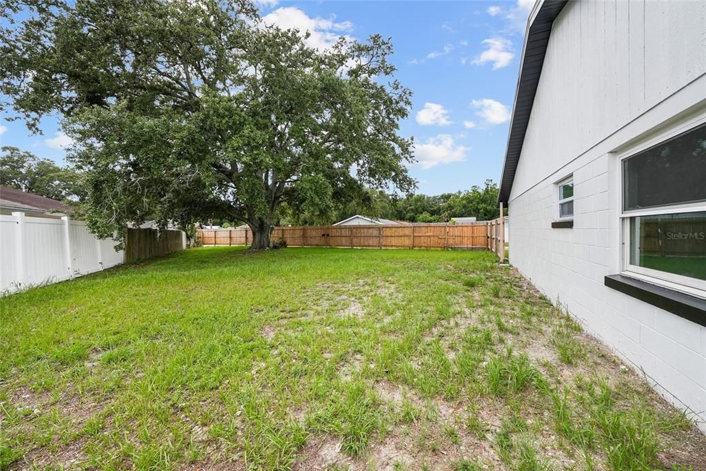 Activo con contrato: $459,000 (3 camas, 2 baños, 1612 Pies cuadrados)