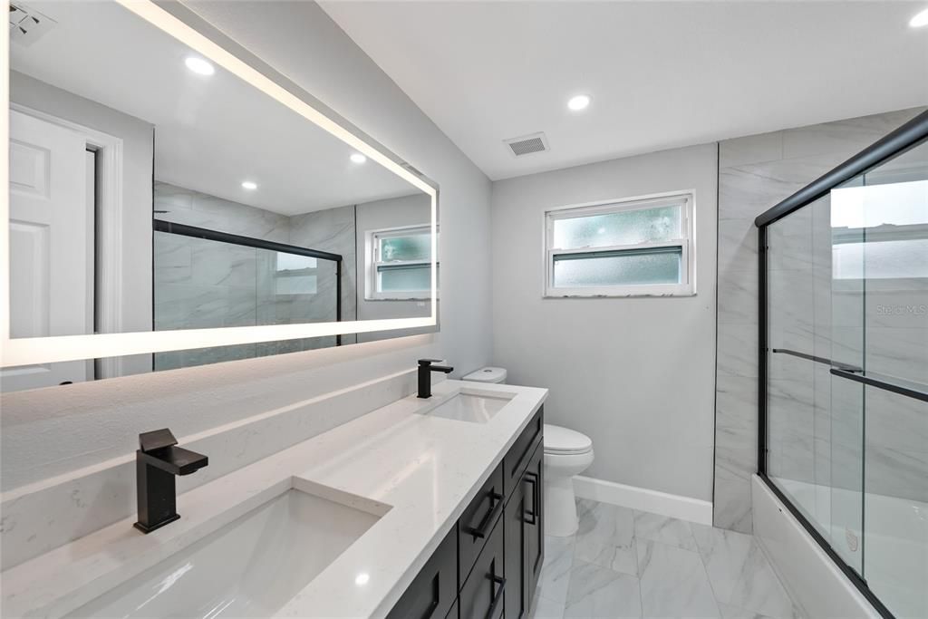 Activo con contrato: $459,000 (3 camas, 2 baños, 1612 Pies cuadrados)