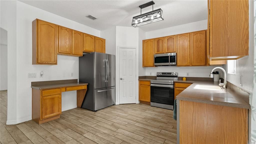 For Sale: $510,000 (4 beds, 2 baths, 2509 Square Feet)