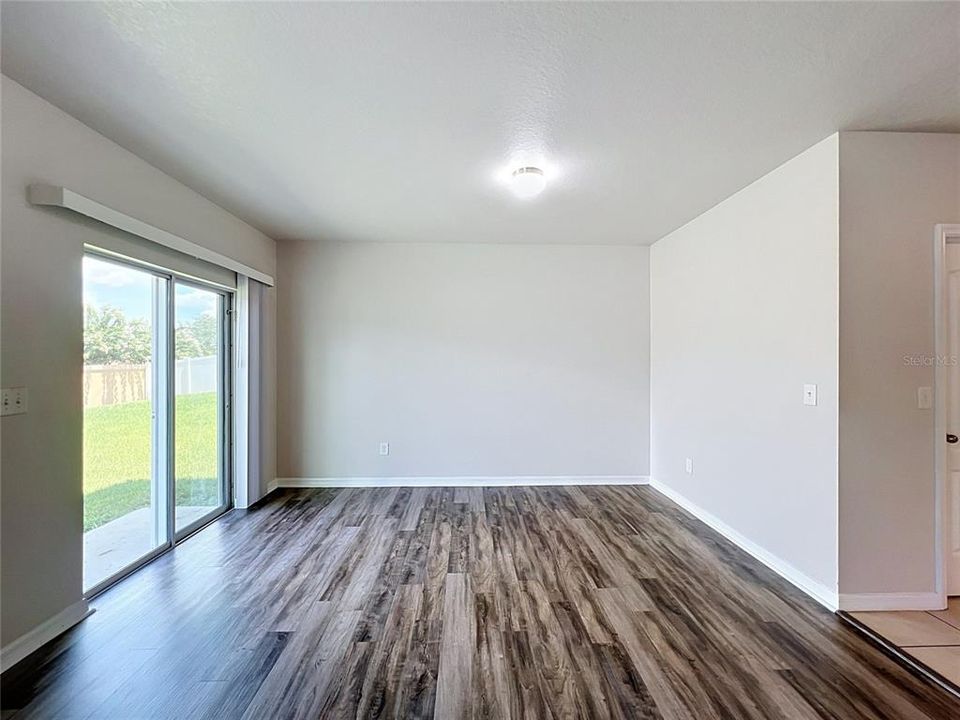 На продажу: $299,900 (3 спален, 2 ванн, 1749 Квадратных фут)