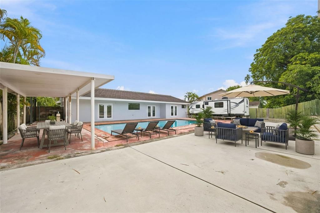 For Sale: $790,000 (4 beds, 2 baths, 1991 Square Feet)