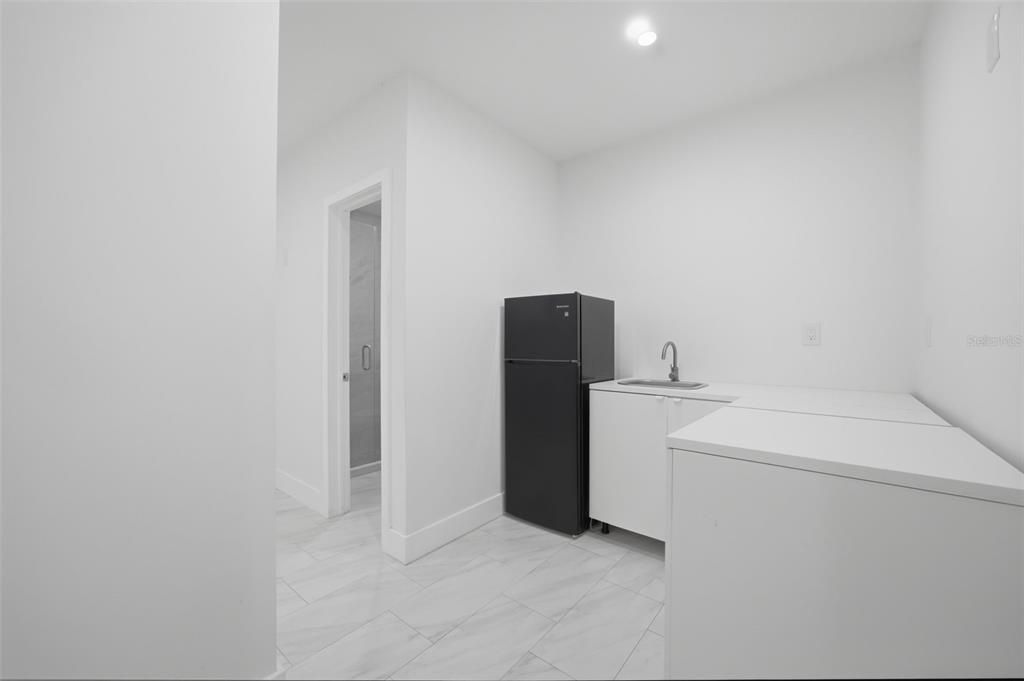 For Sale: $790,000 (4 beds, 2 baths, 1991 Square Feet)