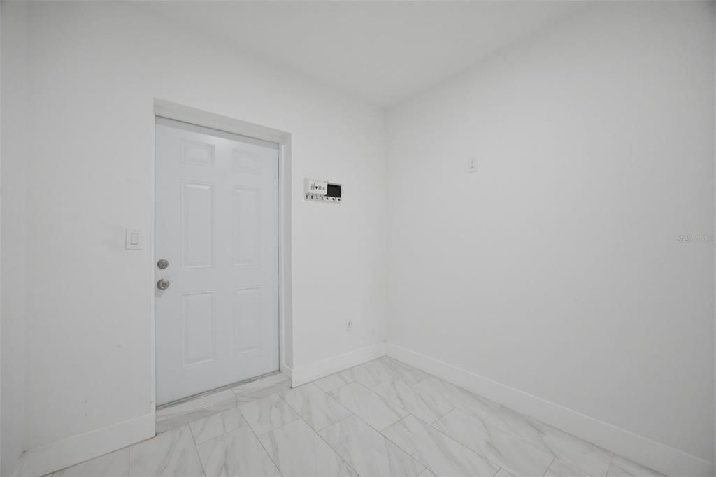 For Sale: $790,000 (4 beds, 2 baths, 1991 Square Feet)