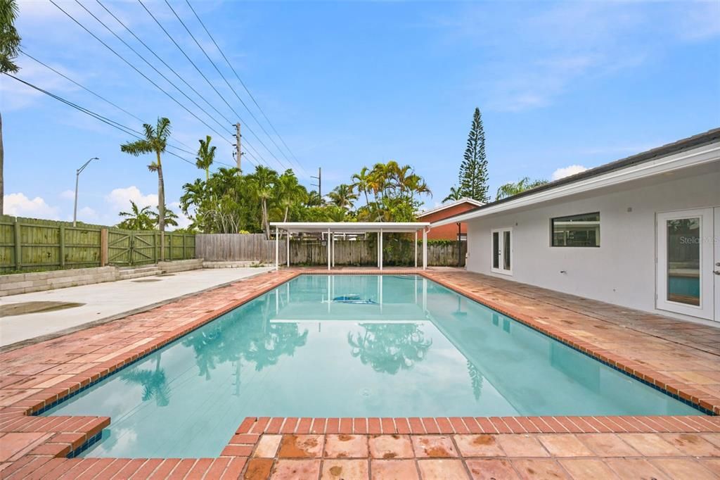 For Sale: $790,000 (4 beds, 2 baths, 1991 Square Feet)