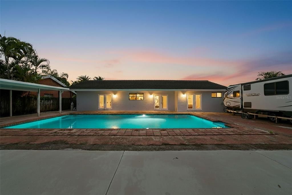 For Sale: $790,000 (4 beds, 2 baths, 1991 Square Feet)
