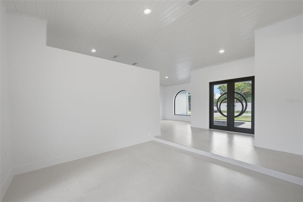 For Sale: $790,000 (4 beds, 2 baths, 1991 Square Feet)