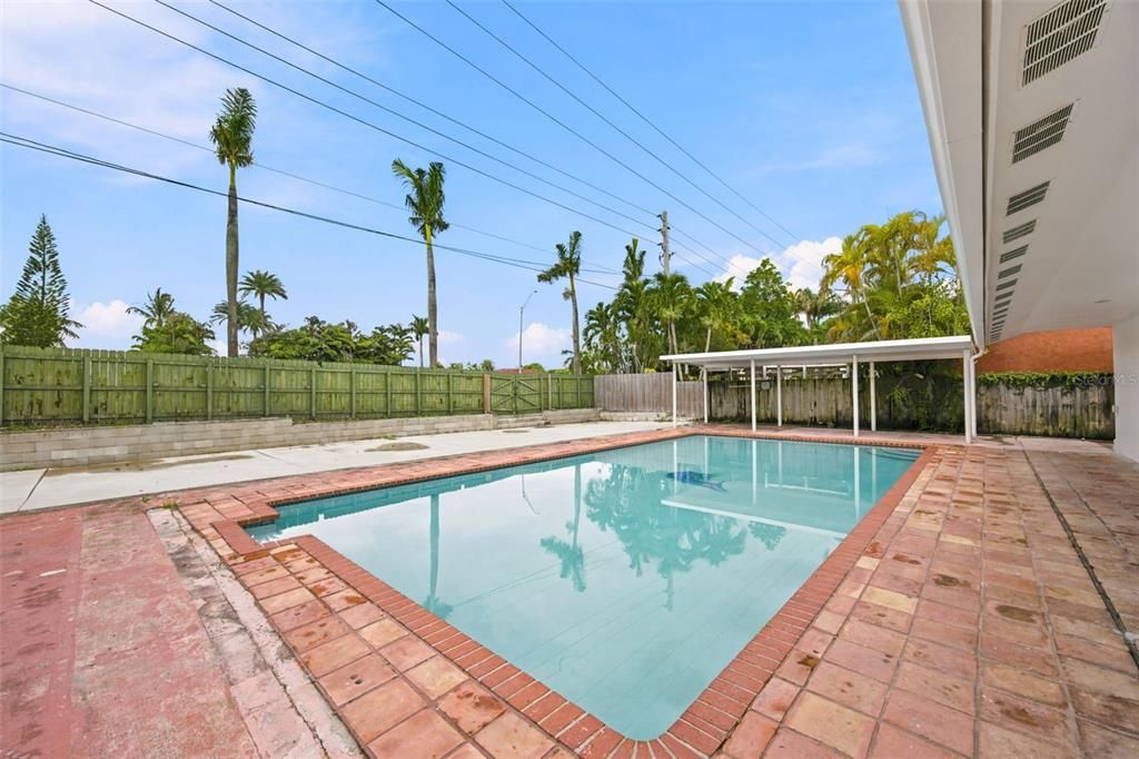 For Sale: $790,000 (4 beds, 2 baths, 1991 Square Feet)
