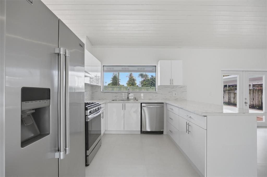 For Sale: $790,000 (4 beds, 2 baths, 1991 Square Feet)