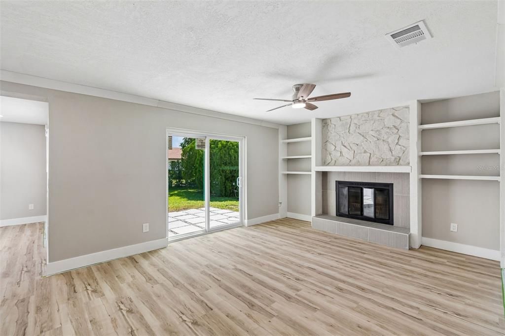 На продажу: $424,900 (2 спален, 2 ванн, 1603 Квадратных фут)