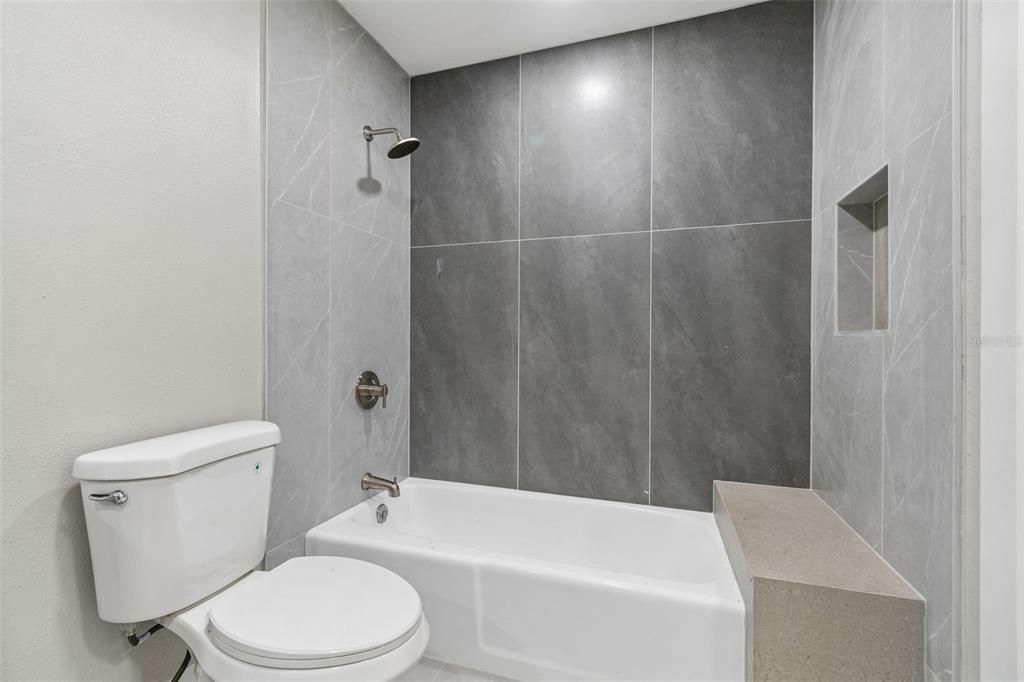 На продажу: $424,900 (2 спален, 2 ванн, 1603 Квадратных фут)