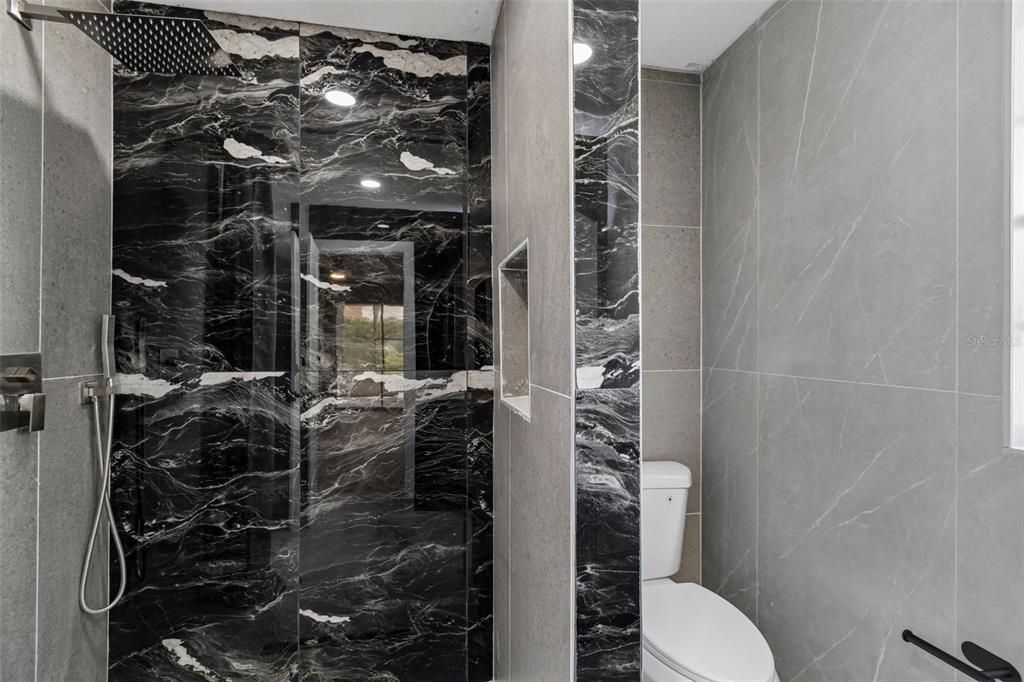 На продажу: $424,900 (2 спален, 2 ванн, 1603 Квадратных фут)