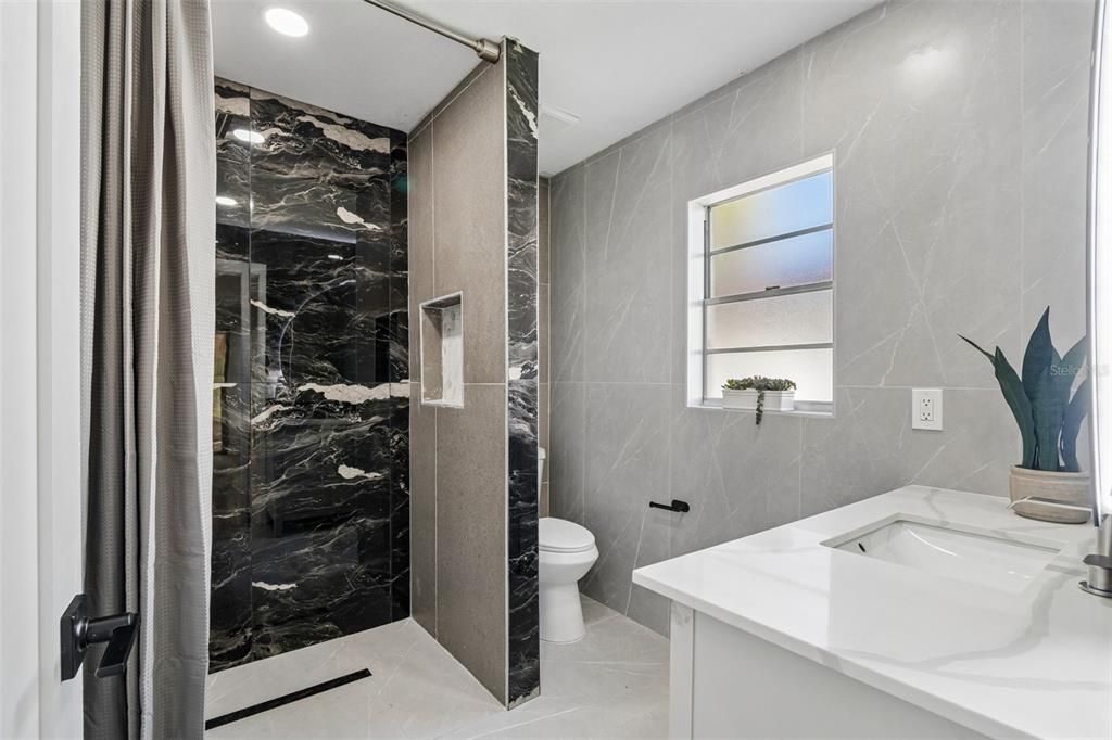 На продажу: $424,900 (2 спален, 2 ванн, 1603 Квадратных фут)