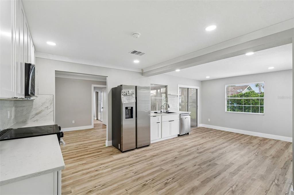 На продажу: $424,900 (2 спален, 2 ванн, 1603 Квадратных фут)