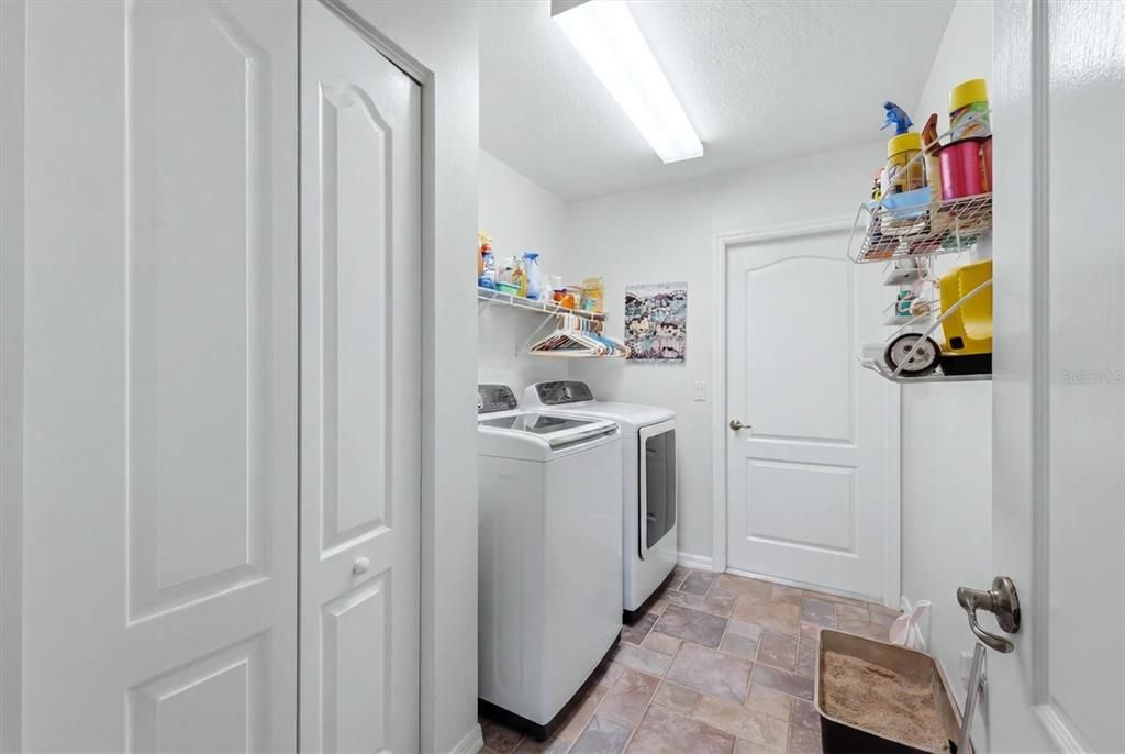 For Sale: $445,000 (3 beds, 2 baths, 2279 Square Feet)