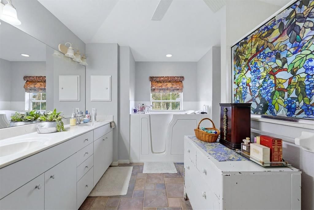 For Sale: $445,000 (3 beds, 2 baths, 2279 Square Feet)
