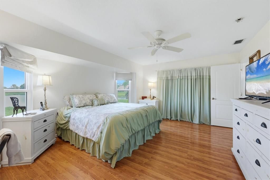 For Sale: $445,000 (3 beds, 2 baths, 2279 Square Feet)