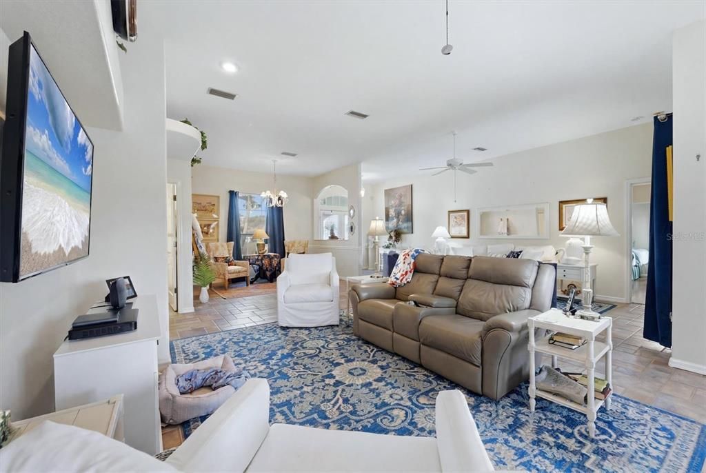 For Sale: $445,000 (3 beds, 2 baths, 2279 Square Feet)