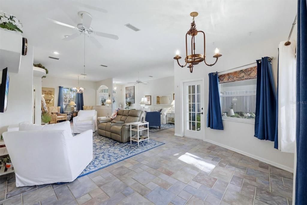For Sale: $445,000 (3 beds, 2 baths, 2279 Square Feet)