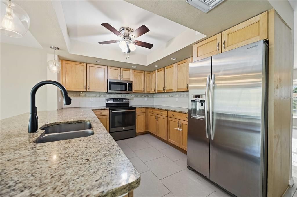 For Sale: $450,000 (3 beds, 2 baths, 1991 Square Feet)
