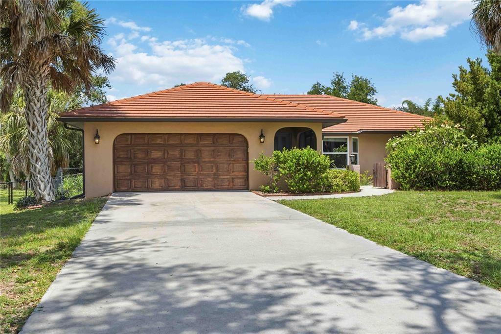 For Sale: $450,000 (3 beds, 2 baths, 1991 Square Feet)