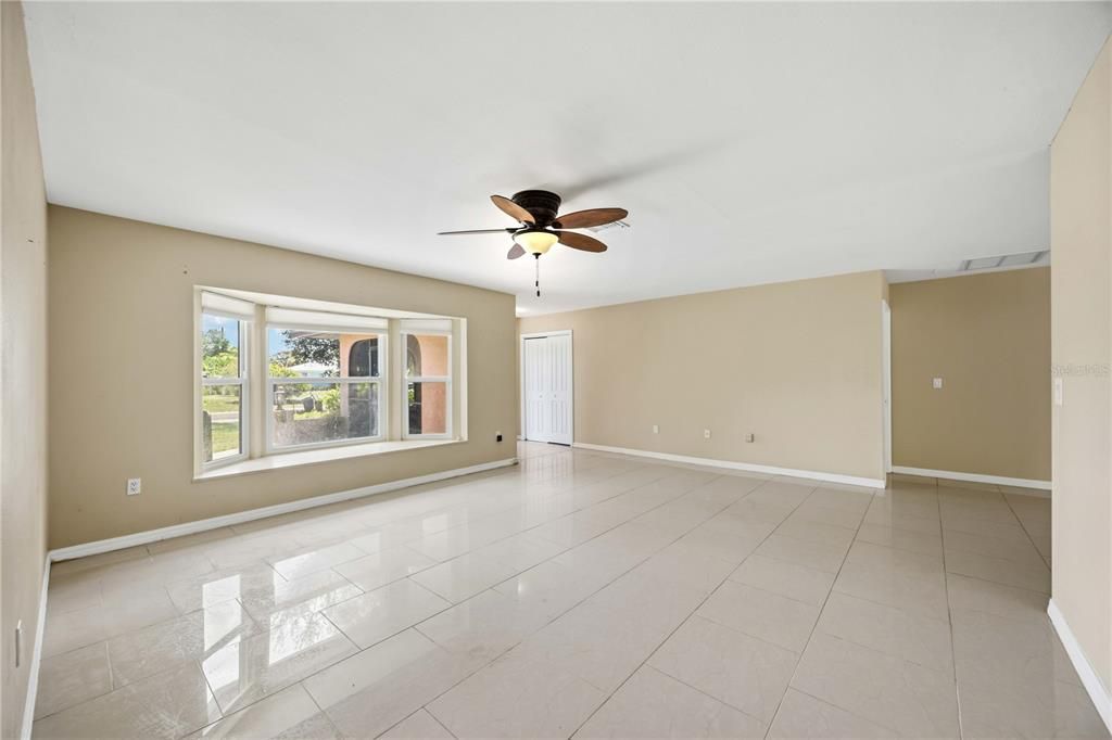 For Sale: $450,000 (3 beds, 2 baths, 1991 Square Feet)