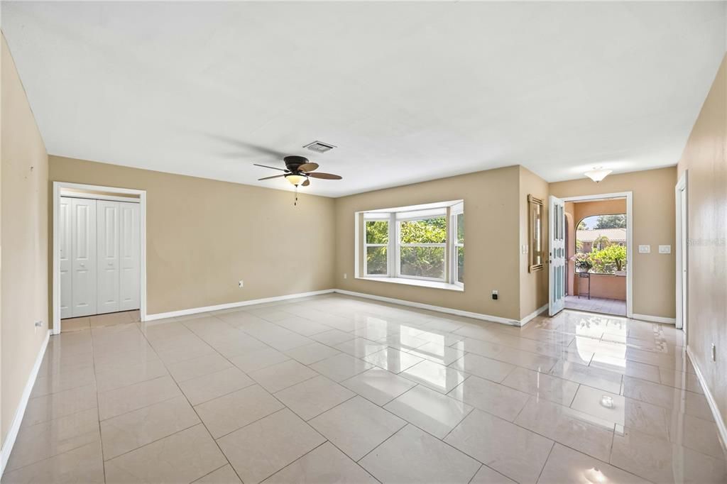 For Sale: $450,000 (3 beds, 2 baths, 1991 Square Feet)