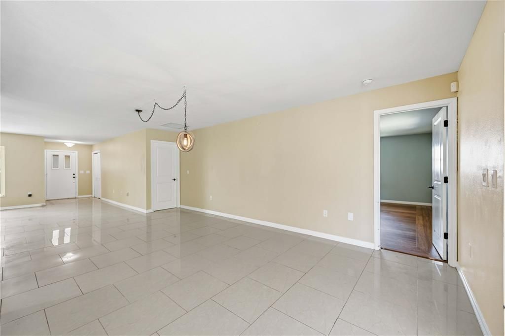 For Sale: $450,000 (3 beds, 2 baths, 1991 Square Feet)