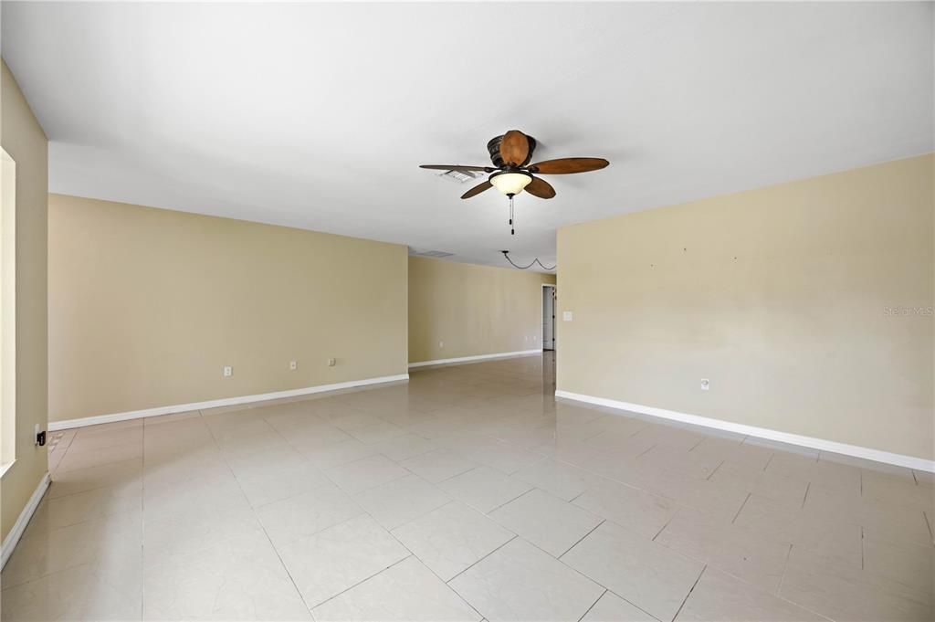 For Sale: $450,000 (3 beds, 2 baths, 1991 Square Feet)