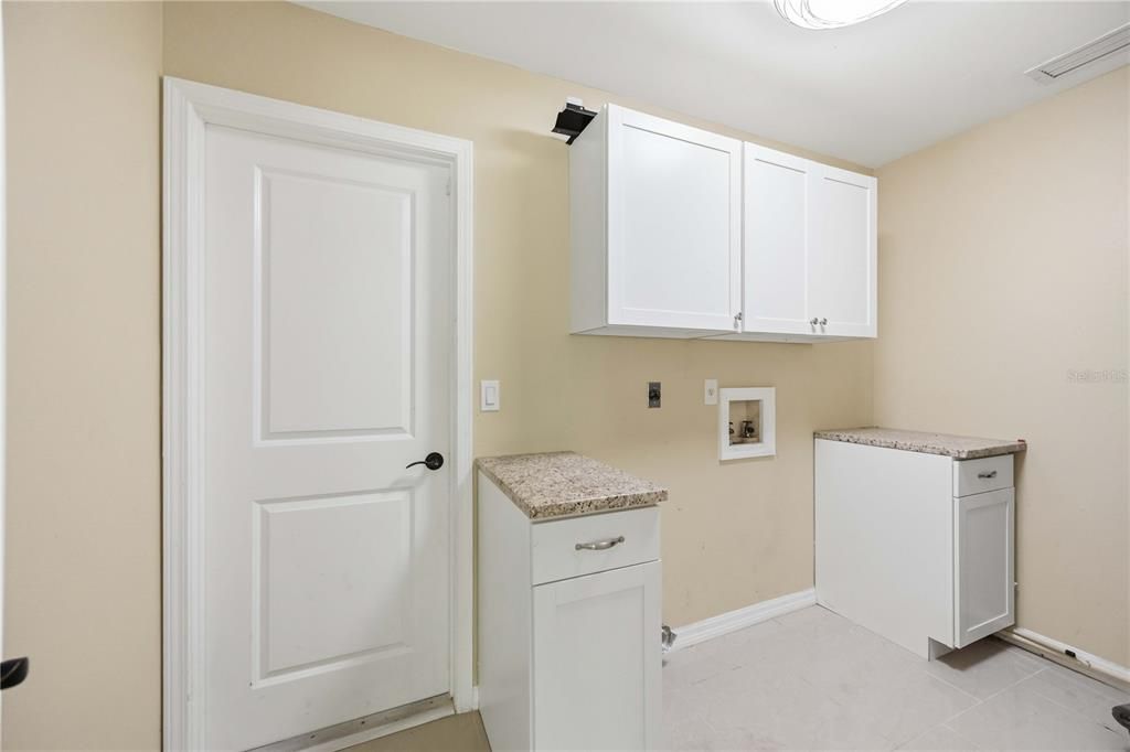 For Sale: $450,000 (3 beds, 2 baths, 1991 Square Feet)