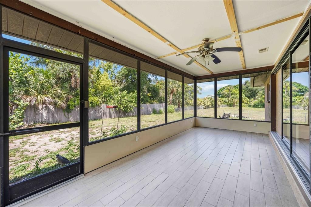 For Sale: $450,000 (3 beds, 2 baths, 1991 Square Feet)