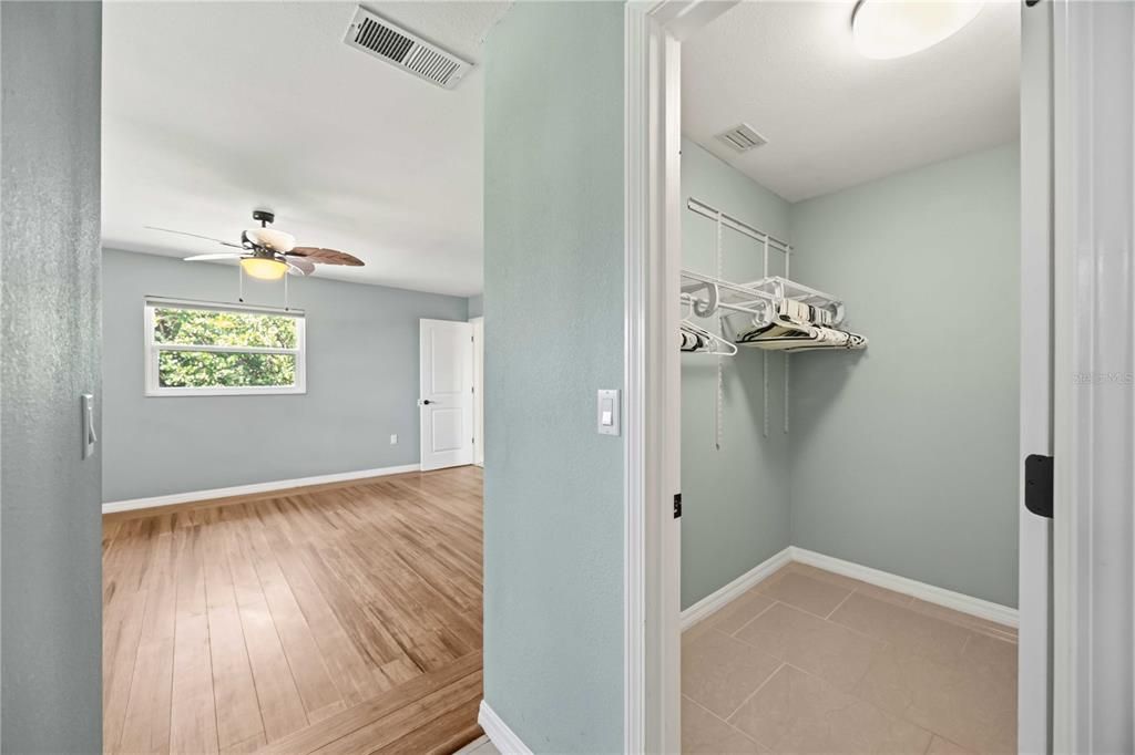 For Sale: $450,000 (3 beds, 2 baths, 1991 Square Feet)