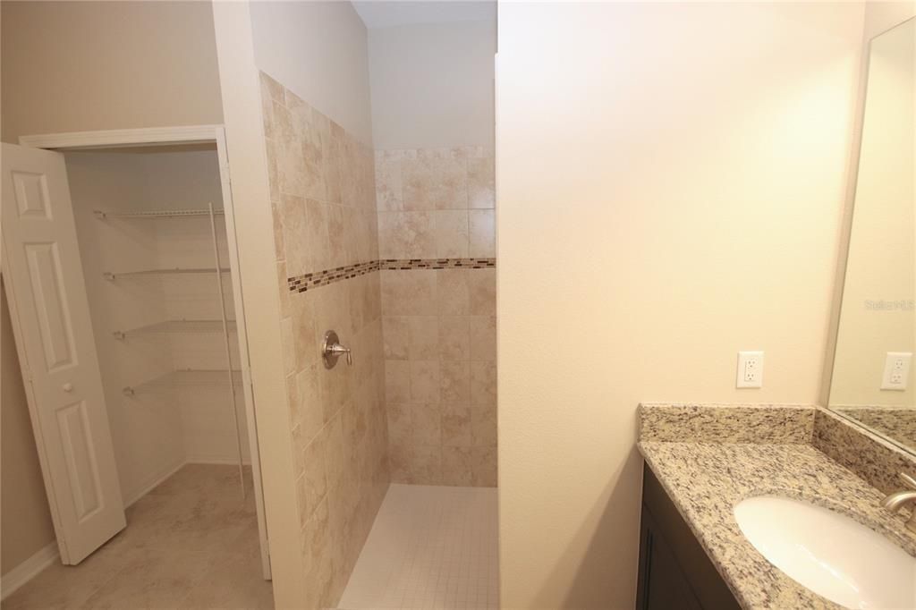 For Rent: $2,600 (3 beds, 2 baths, 2076 Square Feet)