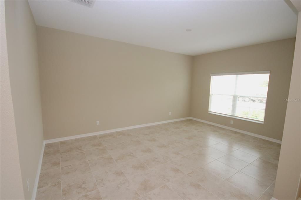 For Rent: $2,600 (3 beds, 2 baths, 2076 Square Feet)