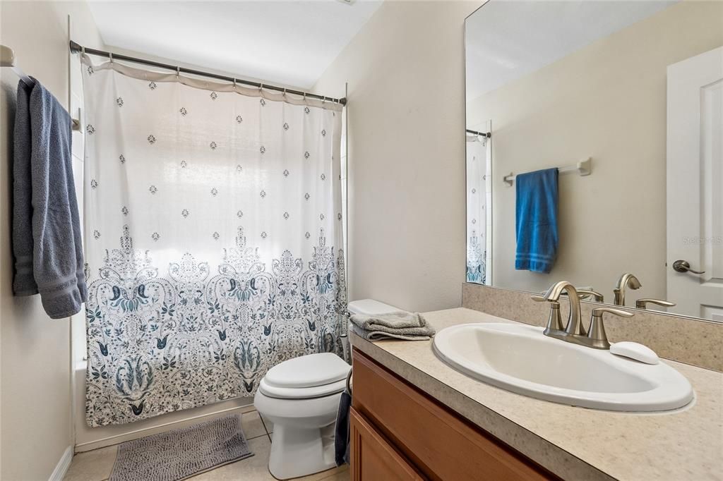En Venta: $549,990 (5 camas, 3 baños, 3139 Pies cuadrados)