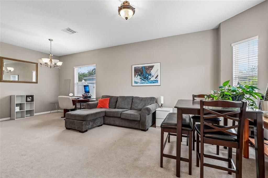 En Venta: $549,990 (5 camas, 3 baños, 3139 Pies cuadrados)