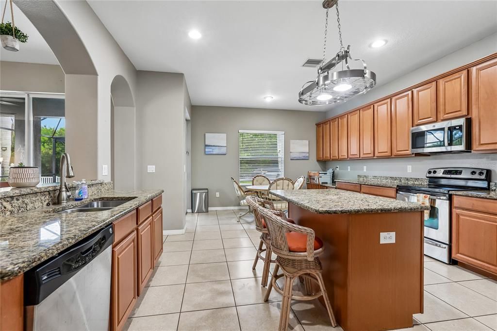 En Venta: $549,990 (5 camas, 3 baños, 3139 Pies cuadrados)