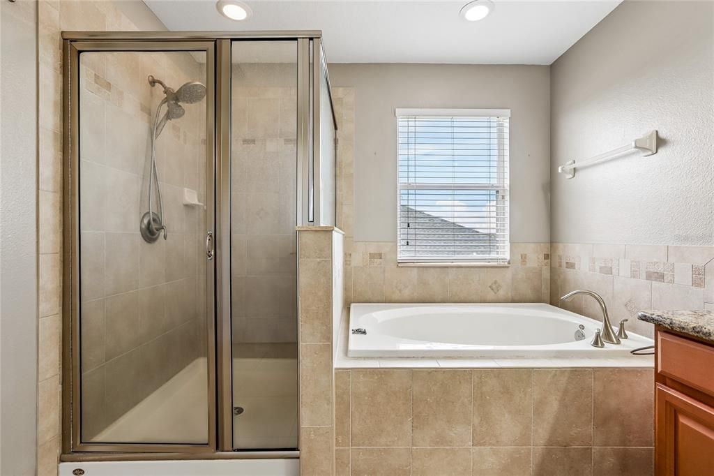 En Venta: $549,990 (5 camas, 3 baños, 3139 Pies cuadrados)