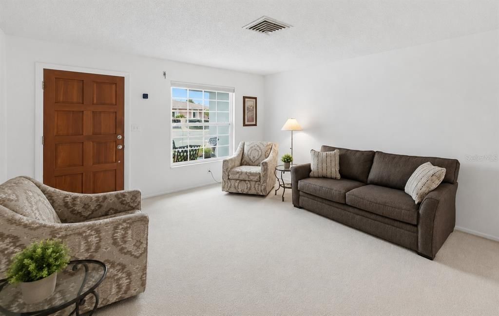 En Venta: $194,777 (2 camas, 2 baños, 1360 Pies cuadrados)