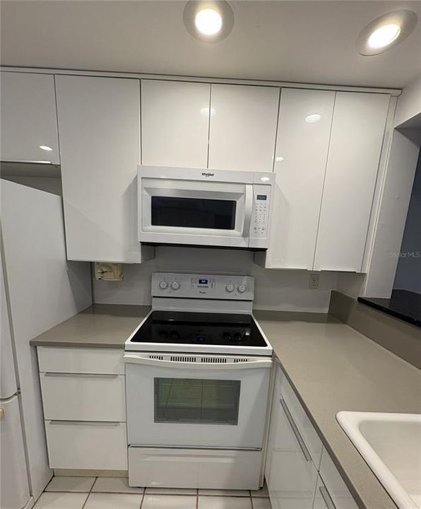 En Renta: $1,800 (2 camas, 2 baños, 930 Pies cuadrados)