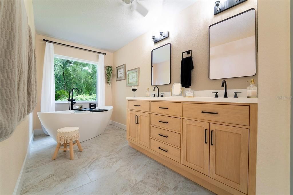 For Sale: $399,000 (4 beds, 2 baths, 2039 Square Feet)