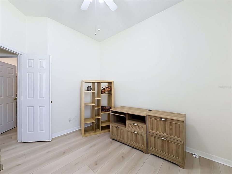 На продажу: $309,000 (2 спален, 2 ванн, 1723 Квадратных фут)